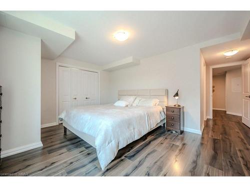 501-778 Laurelwood Drive, Waterloo, ON - Indoor Photo Showing Bedroom