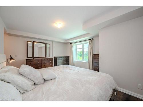 501-778 Laurelwood Drive, Waterloo, ON - Indoor Photo Showing Bedroom