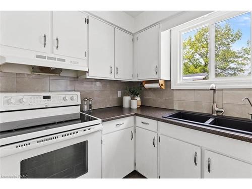 123 Wheatfield Crescent, Kitchener, ON - Indoor Photo Showing Kitchen With Double Sink