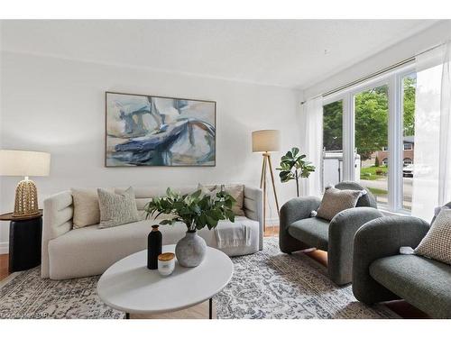 123 Wheatfield Crescent, Kitchener, ON - Indoor Photo Showing Living Room