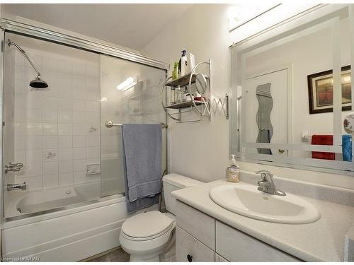 59-245 Bishop Street S, Cambridge, ON - Indoor Photo Showing Bathroom