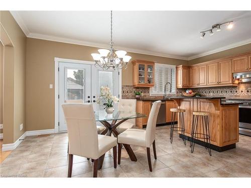 19 Winding Wood Crescent, Kitchener, ON - Indoor Photo Showing Dining Room