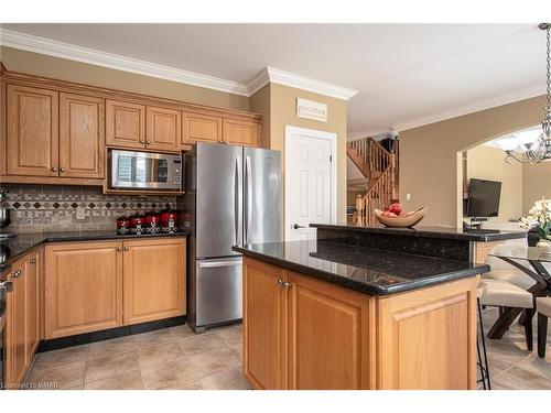 19 Winding Wood Crescent, Kitchener, ON - Indoor Photo Showing Kitchen With Stainless Steel Kitchen
