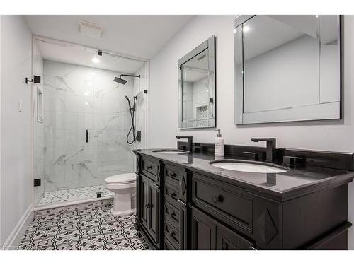 19 Winding Wood Crescent, Kitchener, ON - Indoor Photo Showing Bathroom