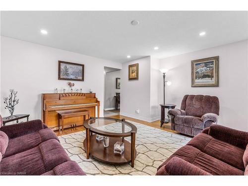 100 Appalachian Crescent, Kitchener, ON - Indoor Photo Showing Living Room