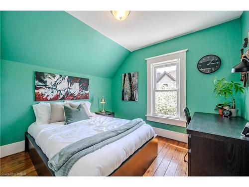 141 Park Street, Waterloo, ON - Indoor Photo Showing Bedroom