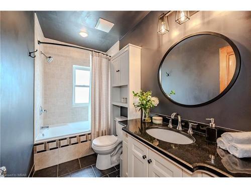 141 Park Street, Waterloo, ON - Indoor Photo Showing Bathroom