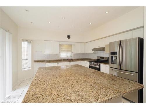 184 Hidden Creek Drive, Kitchener, ON - Indoor Photo Showing Kitchen