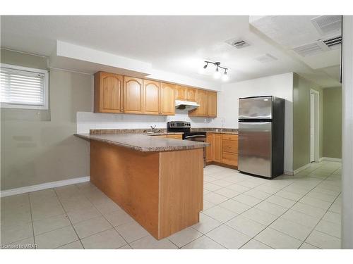 184 Hidden Creek Drive, Kitchener, ON - Indoor Photo Showing Kitchen