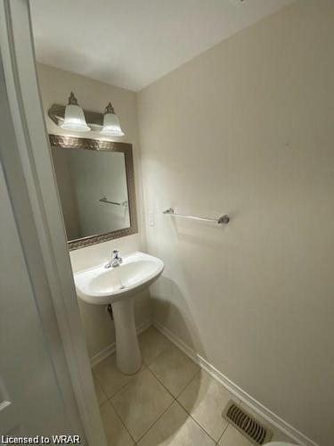 35 Glenvista Drive, Kitchener, ON - Indoor Photo Showing Bathroom