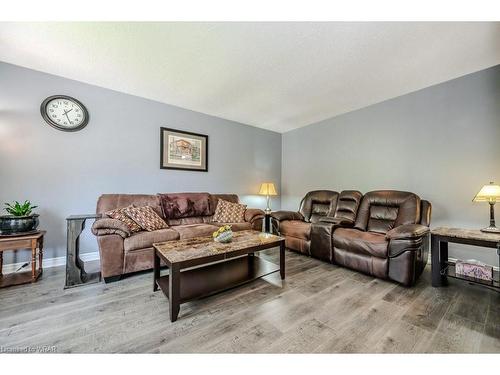 107 Pinedale Drive, Kitchener, ON - Indoor Photo Showing Living Room