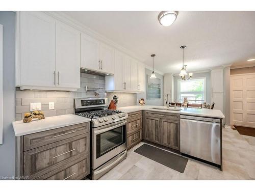 107 Pinedale Drive, Kitchener, ON - Indoor Photo Showing Kitchen With Upgraded Kitchen