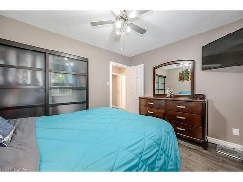 107 Pinedale Drive, Kitchener, ON - Indoor Photo Showing Bedroom