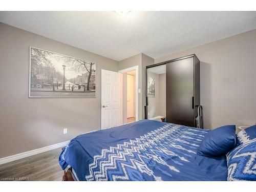 107 Pinedale Drive, Kitchener, ON - Indoor Photo Showing Bedroom