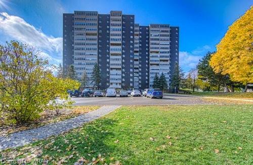 810-225 Harvard Place, Waterloo, ON - Outdoor