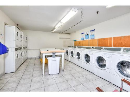 810-225 Harvard Place, Waterloo, ON - Indoor Photo Showing Laundry Room