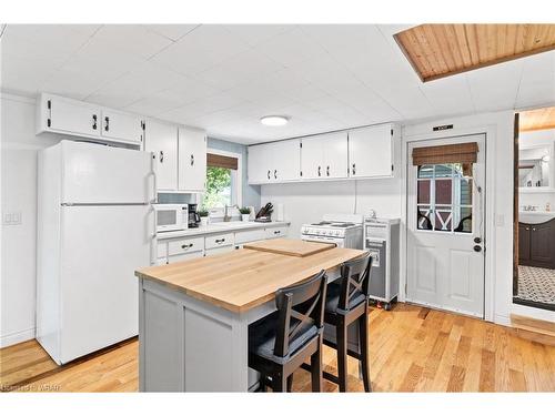 282 Widgeon Cove Road, Northern Bruce Peninsula, ON - Indoor Photo Showing Kitchen