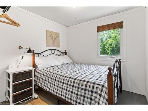 282 Widgeon Cove Road, Northern Bruce Peninsula, ON - Indoor Photo Showing Bedroom