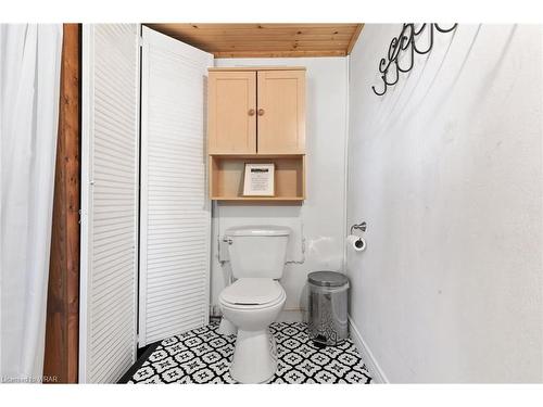 282 Widgeon Cove Road, Northern Bruce Peninsula, ON - Indoor Photo Showing Bathroom