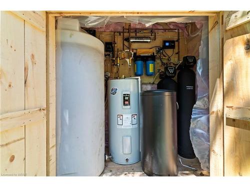 282 Widgeon Cove Road, Northern Bruce Peninsula, ON - Indoor Photo Showing Basement