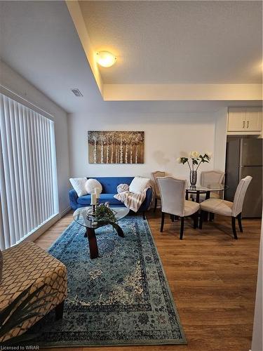 B7-374 Prospect Avenue, Kitchener, ON - Indoor Photo Showing Bedroom