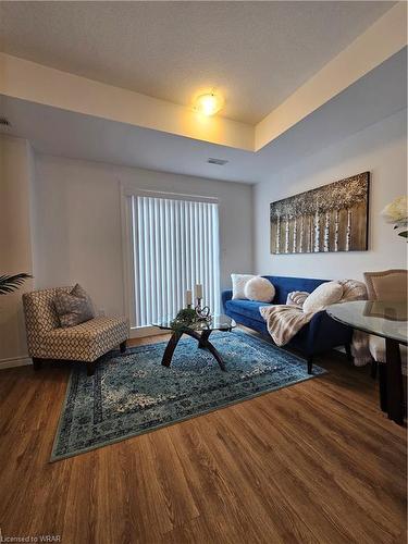 B7-374 Prospect Avenue, Kitchener, ON - Indoor Photo Showing Bedroom