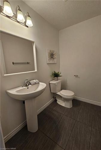 B7-374 Prospect Avenue, Kitchener, ON - Indoor Photo Showing Bathroom