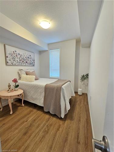 B7-374 Prospect Avenue, Kitchener, ON - Indoor Photo Showing Bedroom