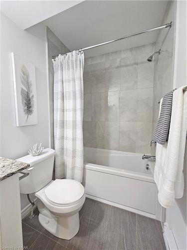 B7-374 Prospect Avenue, Kitchener, ON - Indoor Photo Showing Bathroom