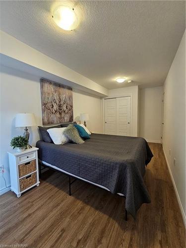 B7-374 Prospect Avenue, Kitchener, ON - Indoor Photo Showing Bedroom