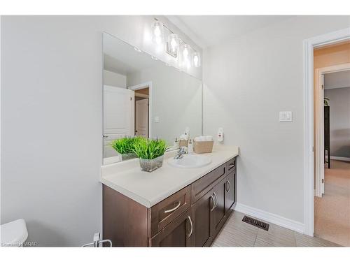 56 Condor Street, Kitchener, ON - Indoor Photo Showing Bathroom