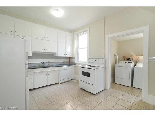 1210 King Street E, Cambridge, ON - Indoor Photo Showing Laundry Room