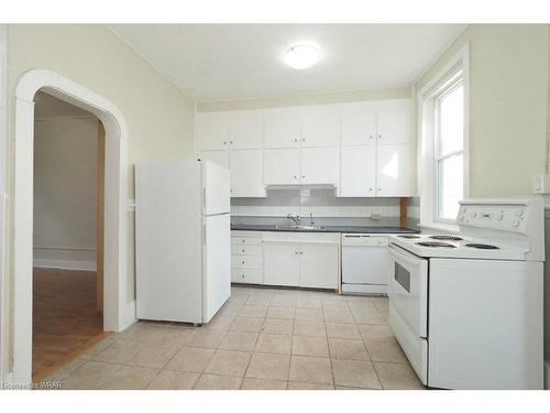 1210 King Street E, Cambridge, ON - Indoor Photo Showing Kitchen