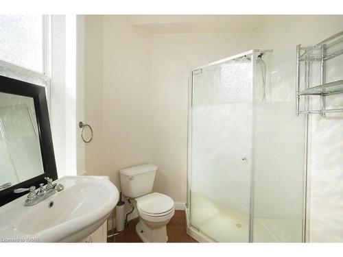 1210 King Street E, Cambridge, ON - Indoor Photo Showing Bathroom