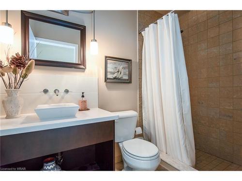 128 Mansion Street, Kitchener, ON - Indoor Photo Showing Bathroom