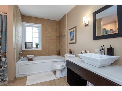 128 Mansion Street, Kitchener, ON - Indoor Photo Showing Bathroom