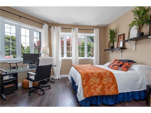 128 Mansion Street, Kitchener, ON - Indoor Photo Showing Bedroom