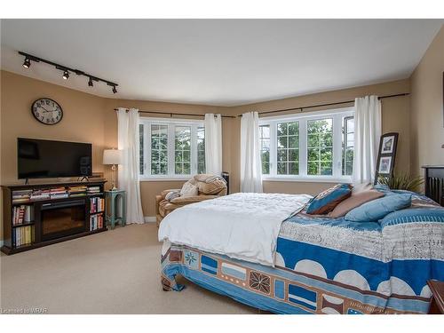 128 Mansion Street, Kitchener, ON - Indoor Photo Showing Bedroom