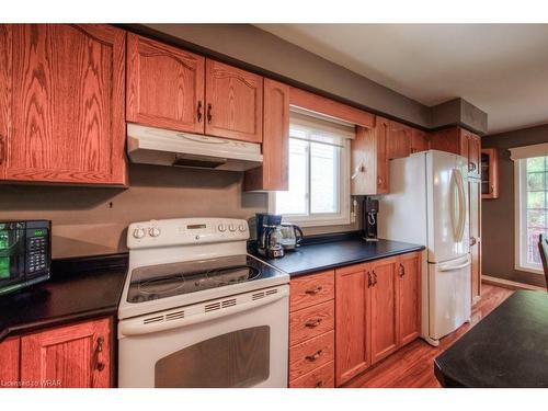 28 Peglar Crescent, Fergus, ON - Indoor Photo Showing Kitchen