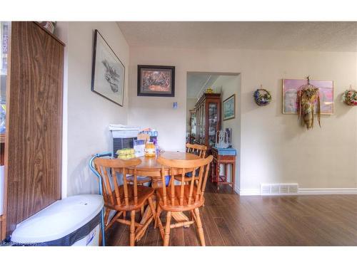 293 Kinzie Avenue, Kitchener, ON - Indoor Photo Showing Dining Room