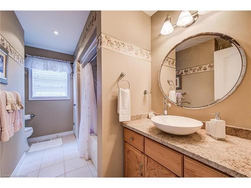 11 Coopershawk Street, Kitchener, ON - Indoor Photo Showing Bathroom