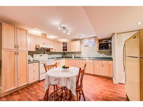 11 Coopershawk Street, Kitchener, ON - Indoor Photo Showing Kitchen