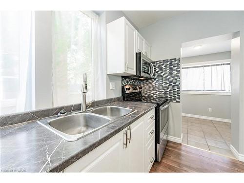 Lower-177 Weber Street E, Kitchener, ON - Indoor Photo Showing Kitchen With Double Sink