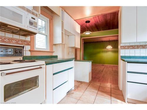 1837 8Th Con Rd W Road W, Flamborough, ON - Indoor Photo Showing Kitchen