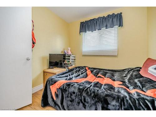 49 Ravine Drive, Cambridge, ON - Indoor Photo Showing Bedroom