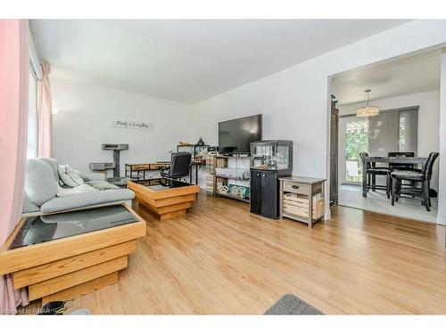 49 Ravine Drive, Cambridge, ON - Indoor Photo Showing Living Room