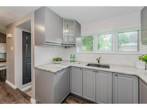 326 River Road E, Kitchener, ON - Indoor Photo Showing Kitchen