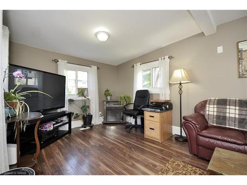 143 Fisher Mills Road, Cambridge, ON - Indoor Photo Showing Living Room