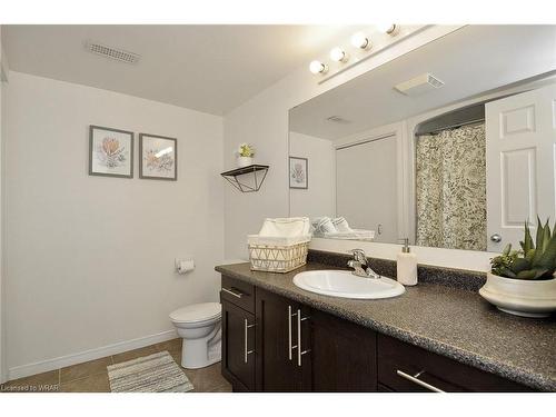 1-950 Highland Road W, Kitchener, ON - Indoor Photo Showing Bathroom