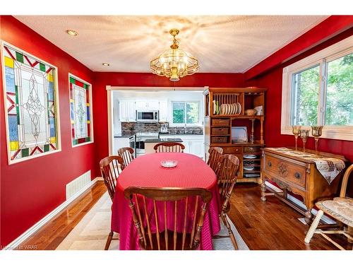 7 Meadowbrook Drive, Kitchener, ON - Indoor Photo Showing Dining Room